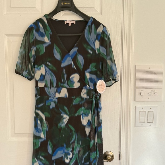 harlow & rose Dresses & Skirts - Harlow & Rose Green and Blue Short Sleeve Dress Nwt
